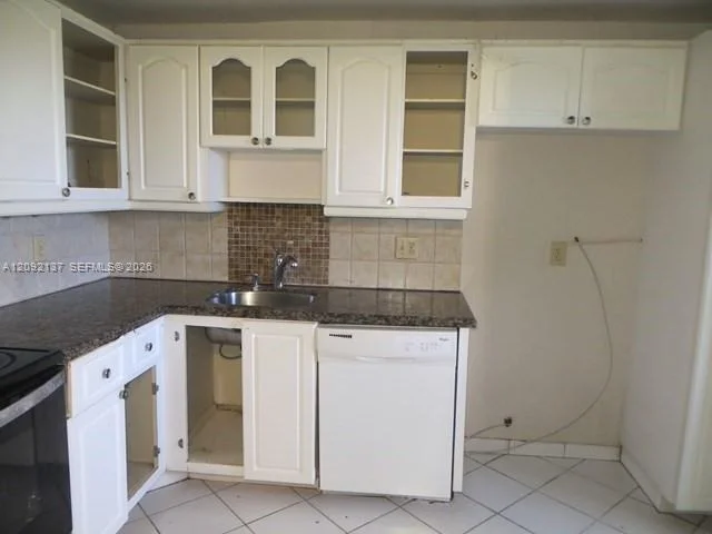 Photo of Unit 708 at 3499 Oaks Way
