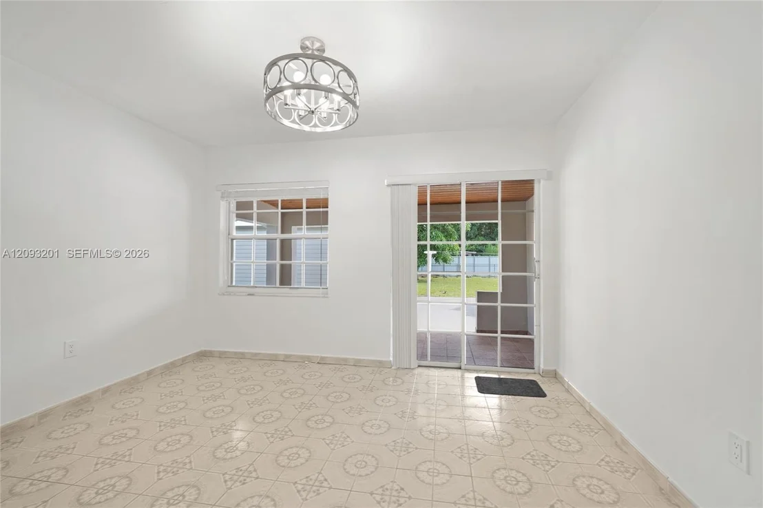 Photo of 1250 W 34th St