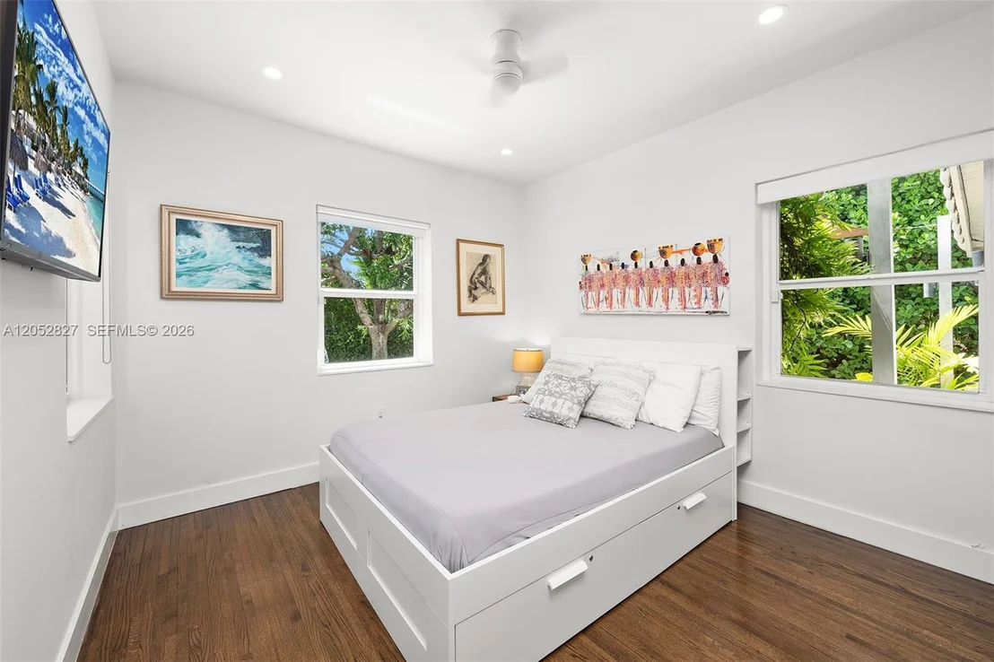 Photo of 9172 Carlyle Ave
