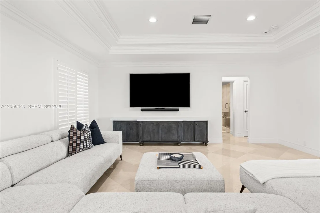 Photo of 18 Eleuthera Drive