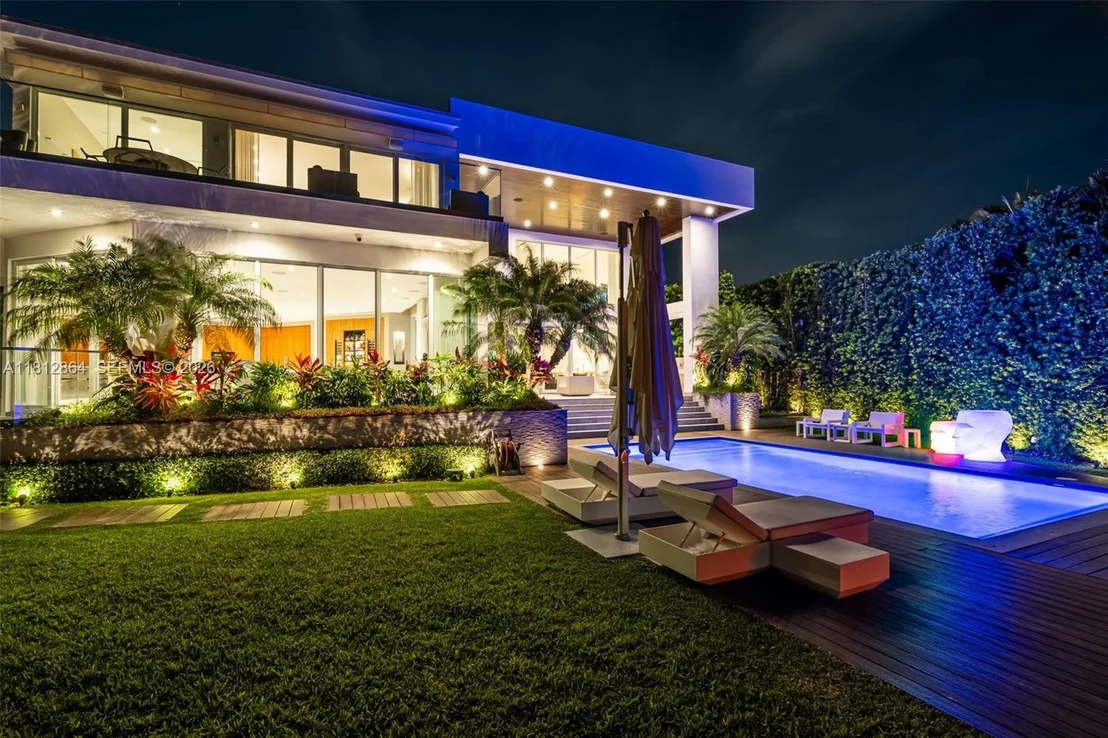 Photo of 420 Island Dr