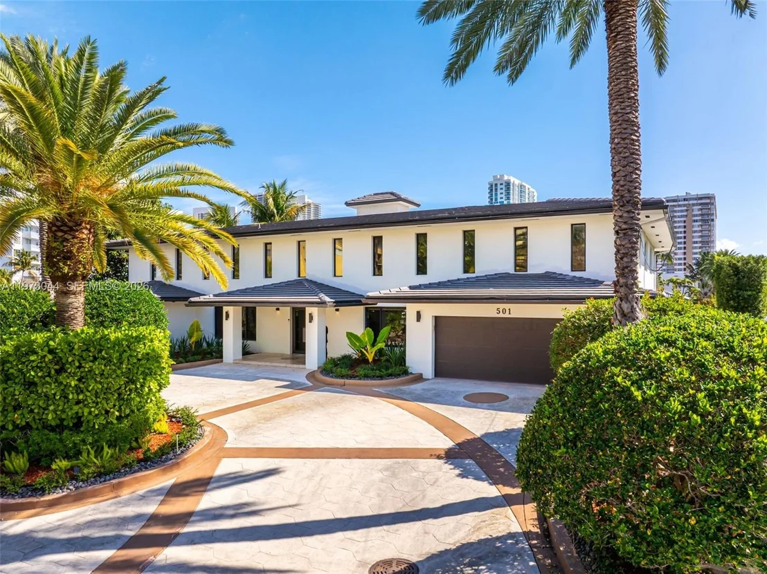 Photo of 501 Hibiscus Dr