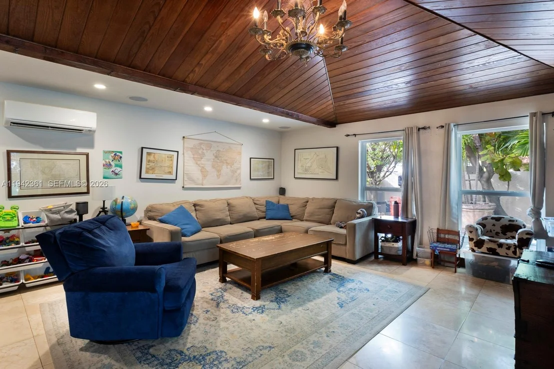 Photo of 360 SW 28th Rd