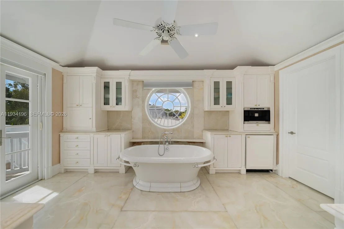Photo of 100 Cape Florida Dr