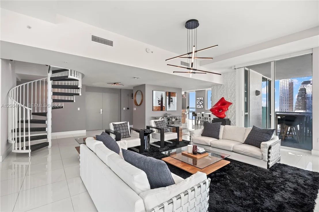 Photo of Unit PH4908 at 244 Biscayne Blvd