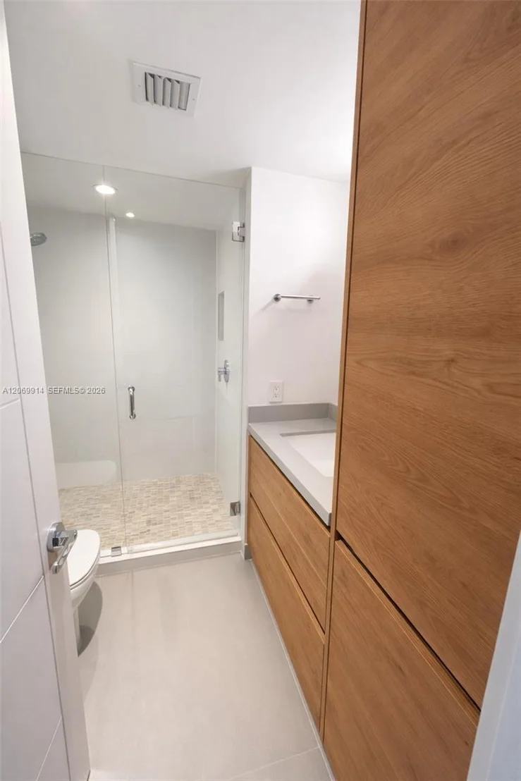Photo of Unit A1421 at 520 Brickell Key Dr