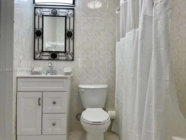 Photo of 330 W 40th Pl