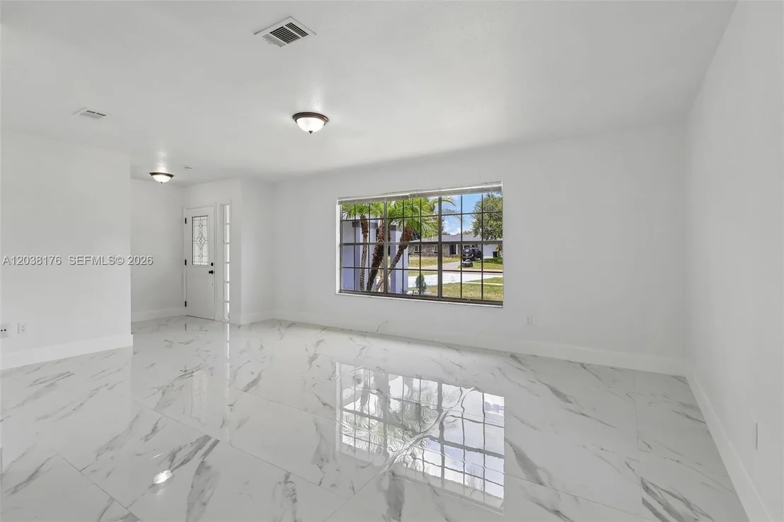 Photo of 1248 Riviera