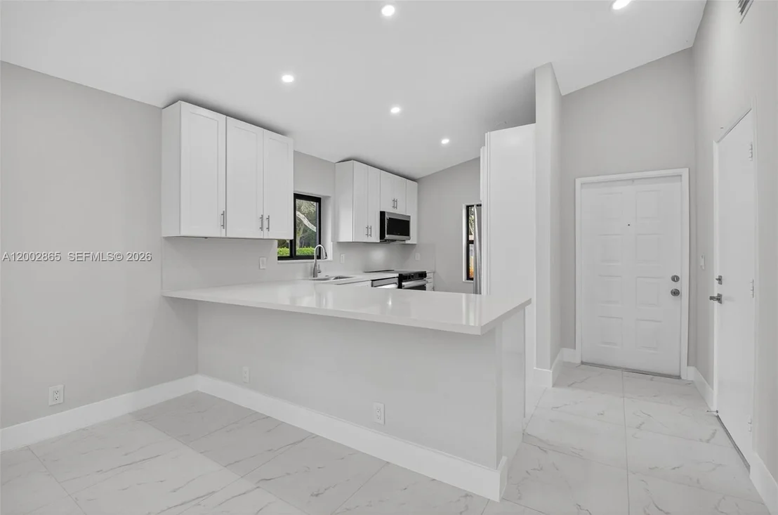 Photo of 8067 Summerbreeze Ln