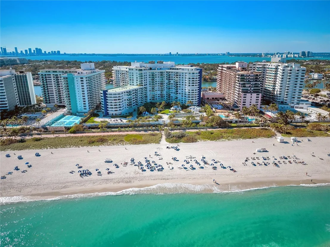 Photo of Unit 310 at 5161 Collins Ave