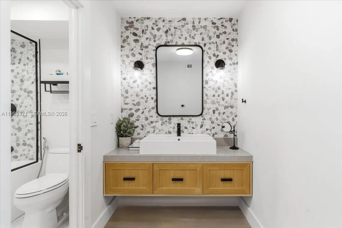 Photo of Unit 3H at 550 Ocean Drive