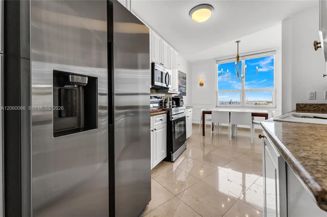 Photo of Unit 1102 at 848 Brickell Key Dr