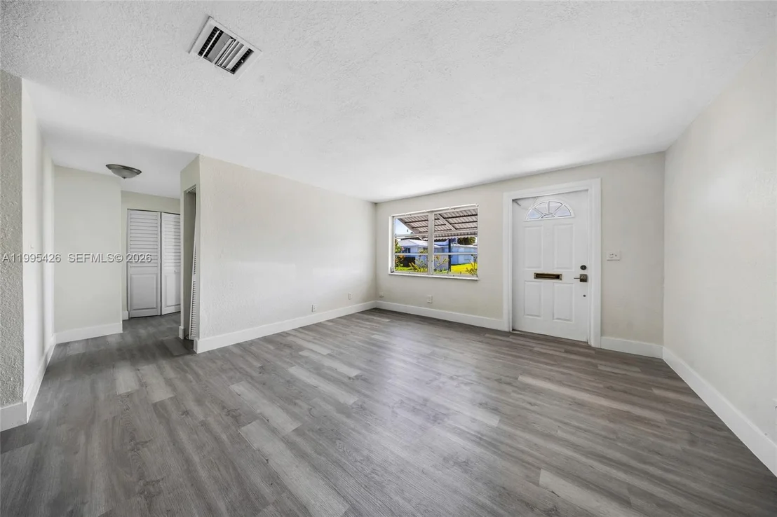 Photo of 2520 NW 2nd Dr