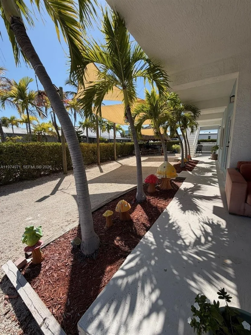 Photo of 212 Banyan Ln