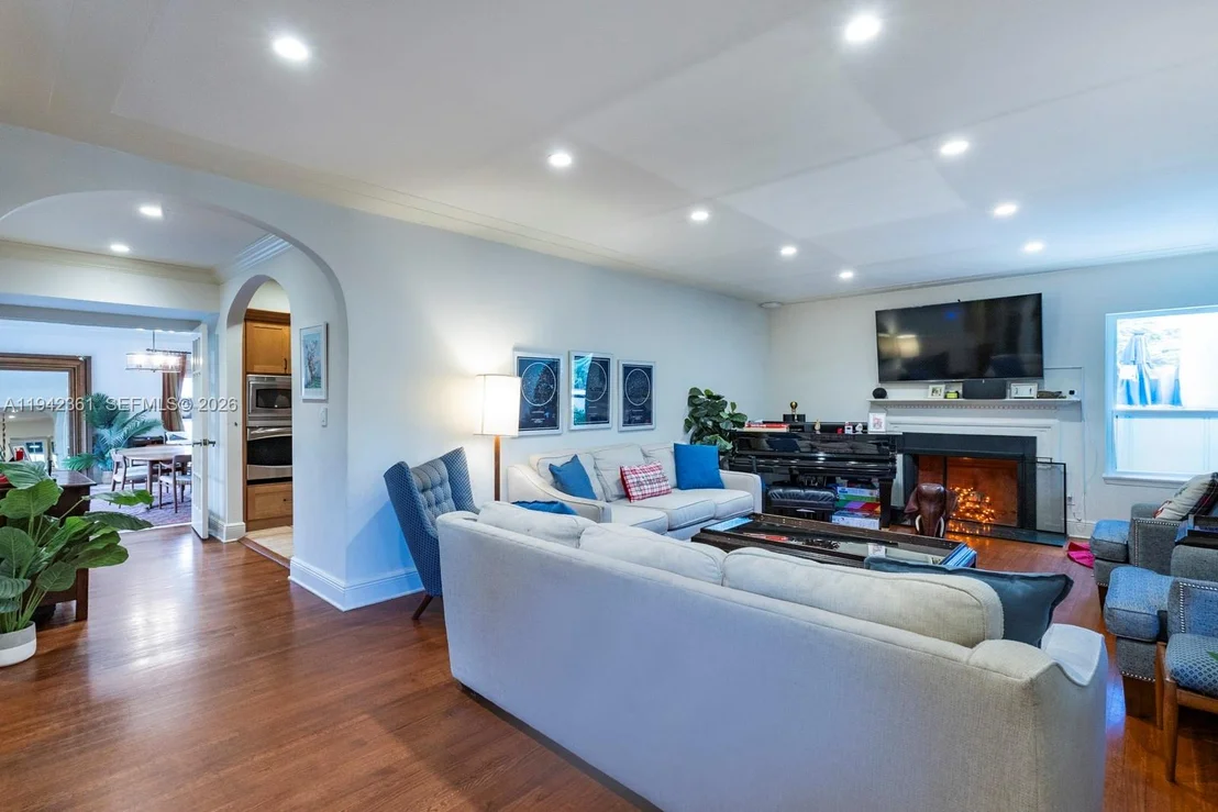 Photo of 360 SW 28th Rd