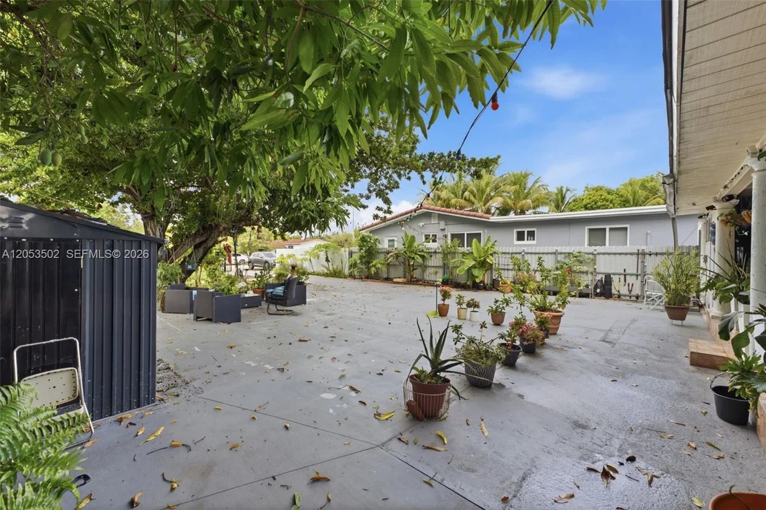 Photo of 419 SE 3rd St