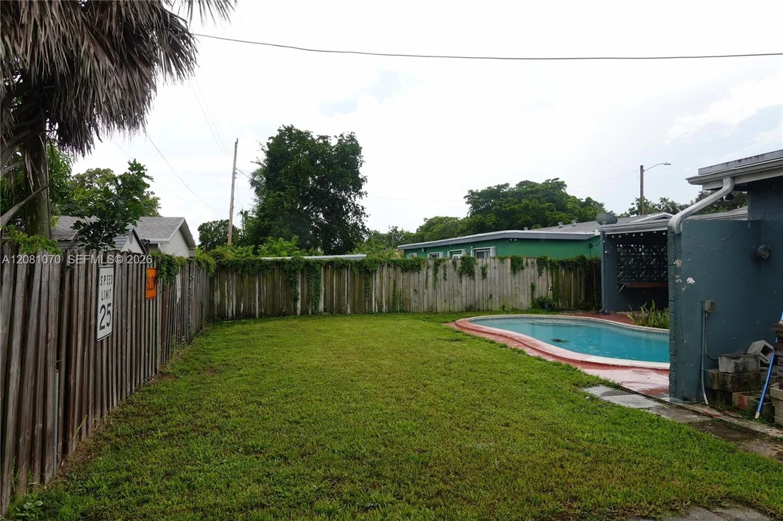Photo of 2081 Utopia Dr