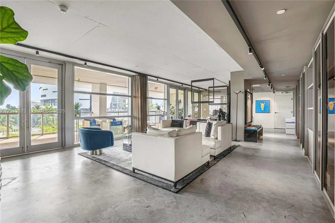 Photo of Unit CU8B at 888 Biscayne Blvd