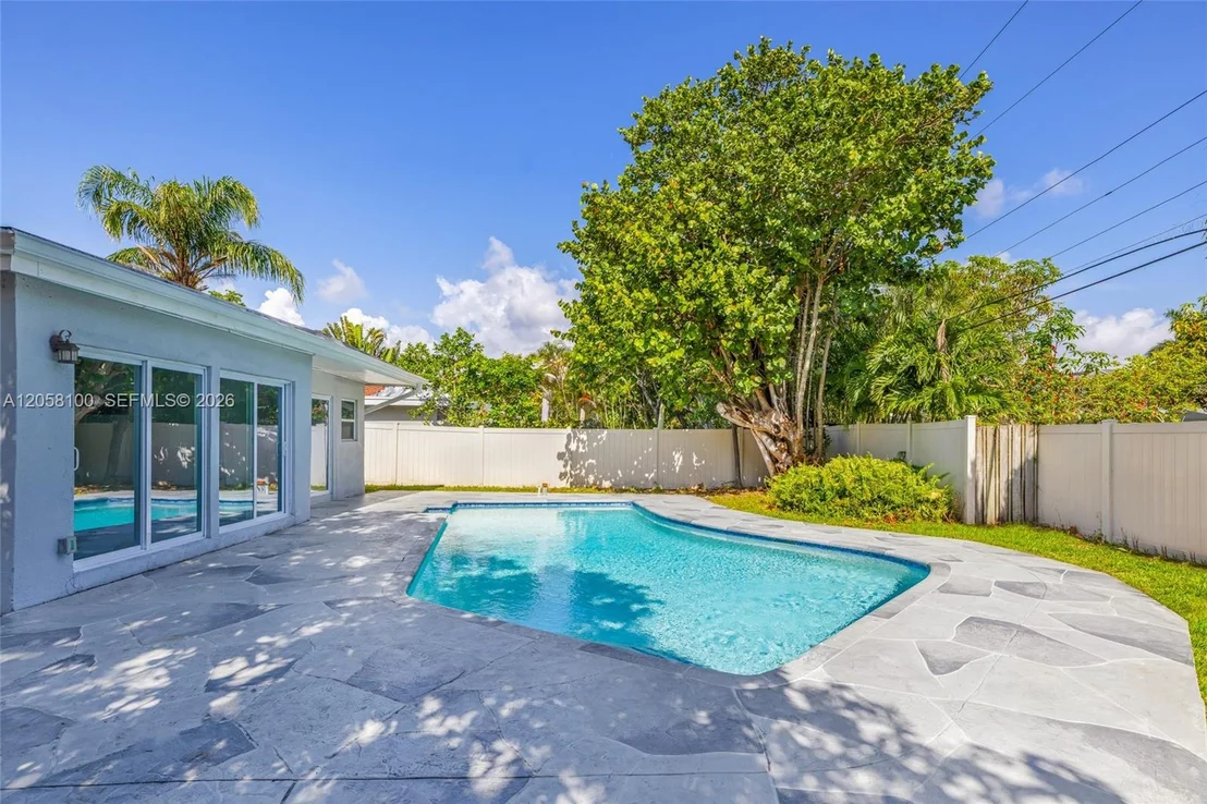 Photo of 3405 Robbins Rd