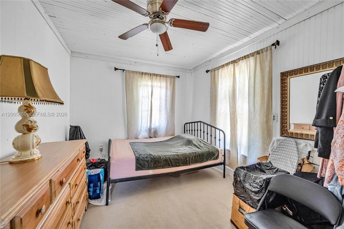 Photo of 3420 Charles Ave