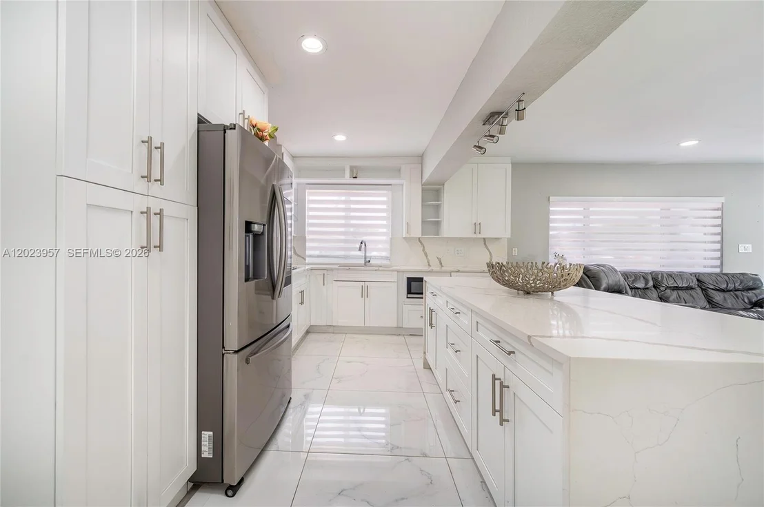 Photo of 228 W 18th St
