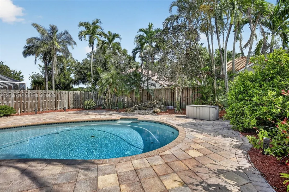 Photo of 2638 Oak Park Cir