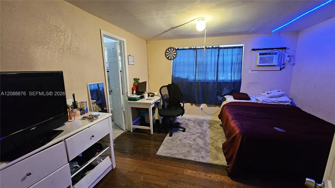 Photo of 2114 NW 5th St