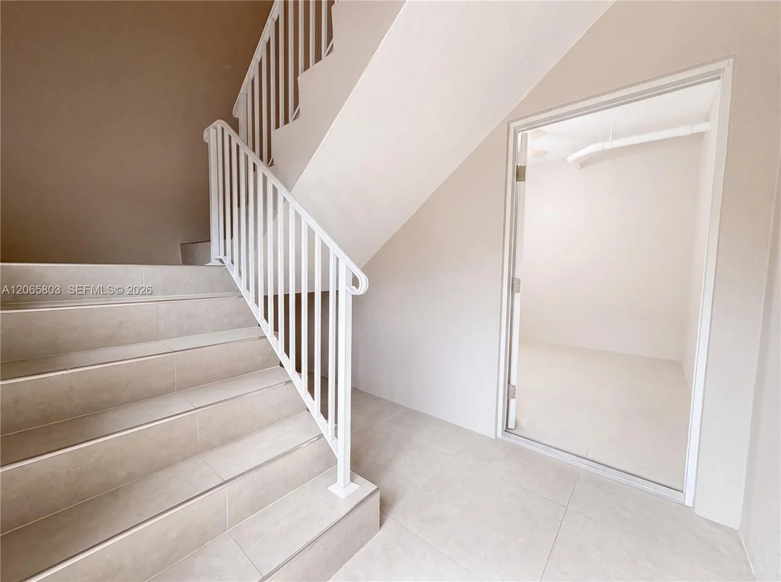 Photo of 17 Lakeview Dr