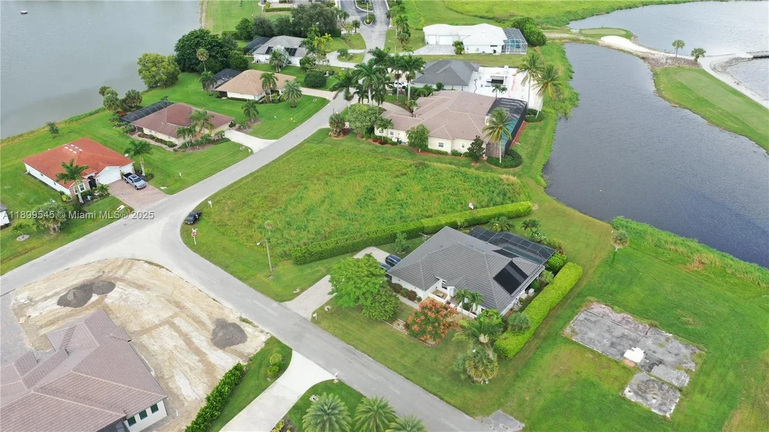 Photo of 18018 Royal Hammock Blvd