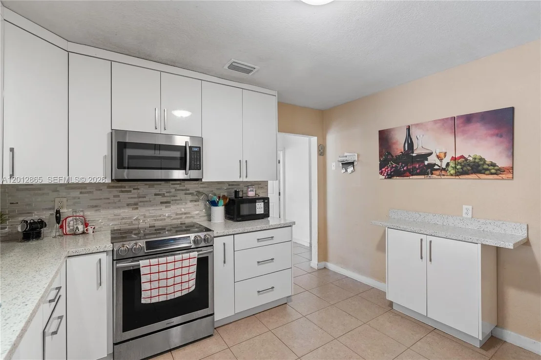 Photo of 5300 NW 30th Pl