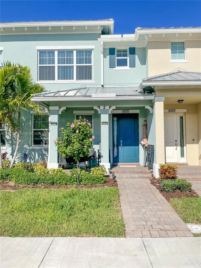 Photo of Unit 2 at 5100 Eucalyptus Dr