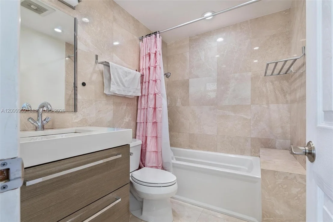 Photo of 9217 Bay Dr