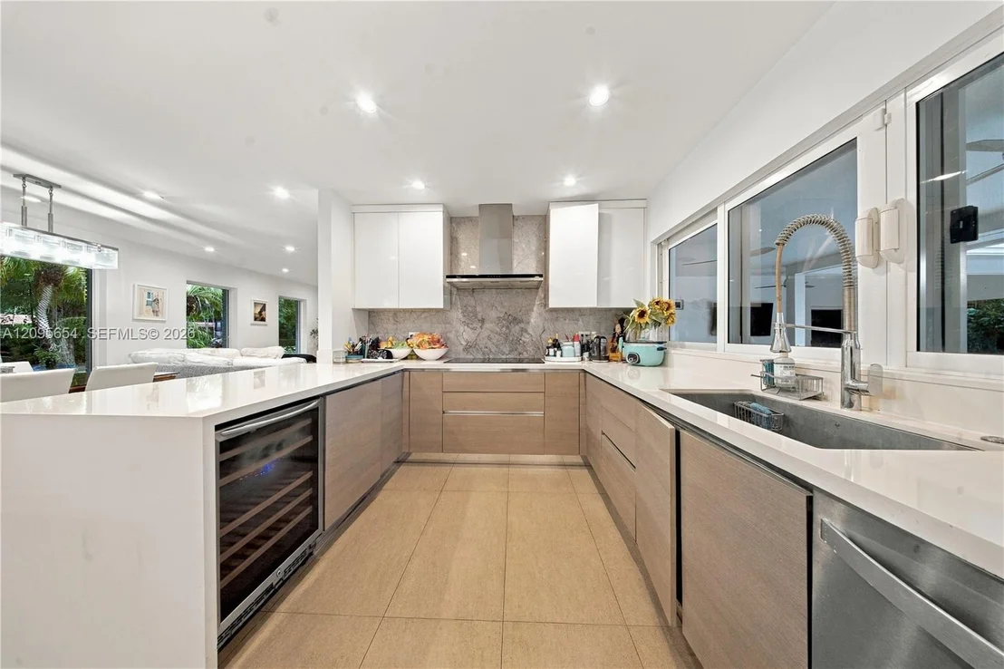 Photo of 3680 Battersea Rd