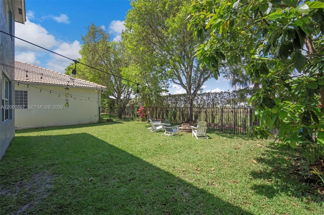 Photo of 1225 Rosegate Blvd