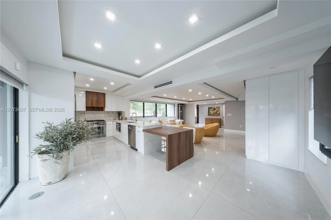 Photo of 5601 N Ocean Dr