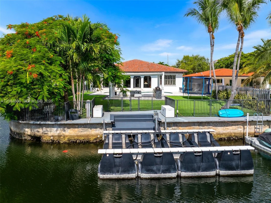 Photo of 12905 Ixora Rd