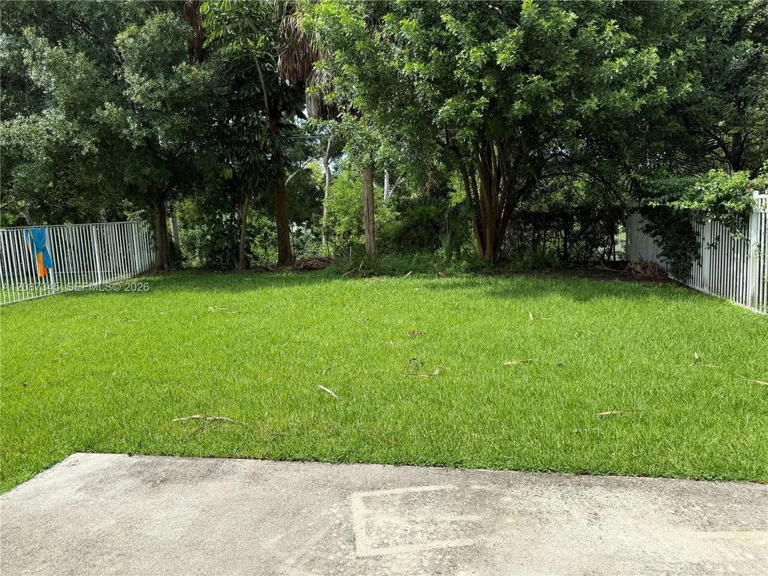 Photo of 4550 SE Graham Dr