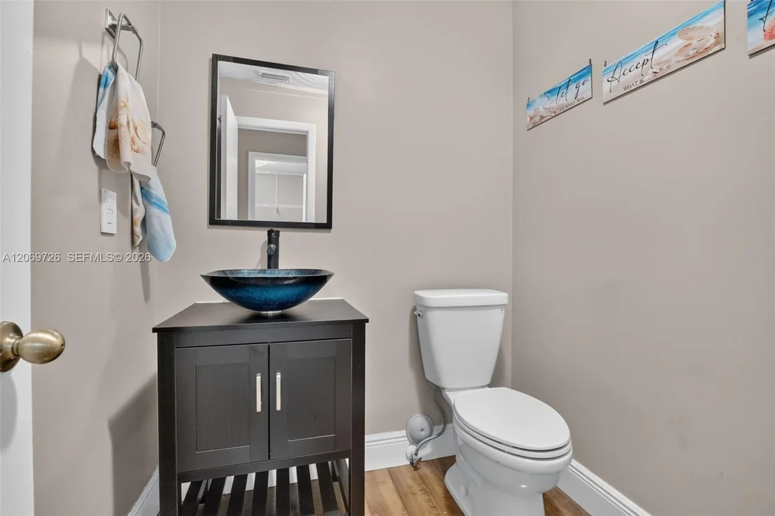 Photo of 2638 Oak Park Cir