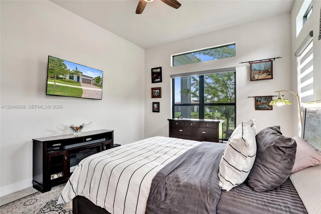 Photo of 8147 Juniper Dr