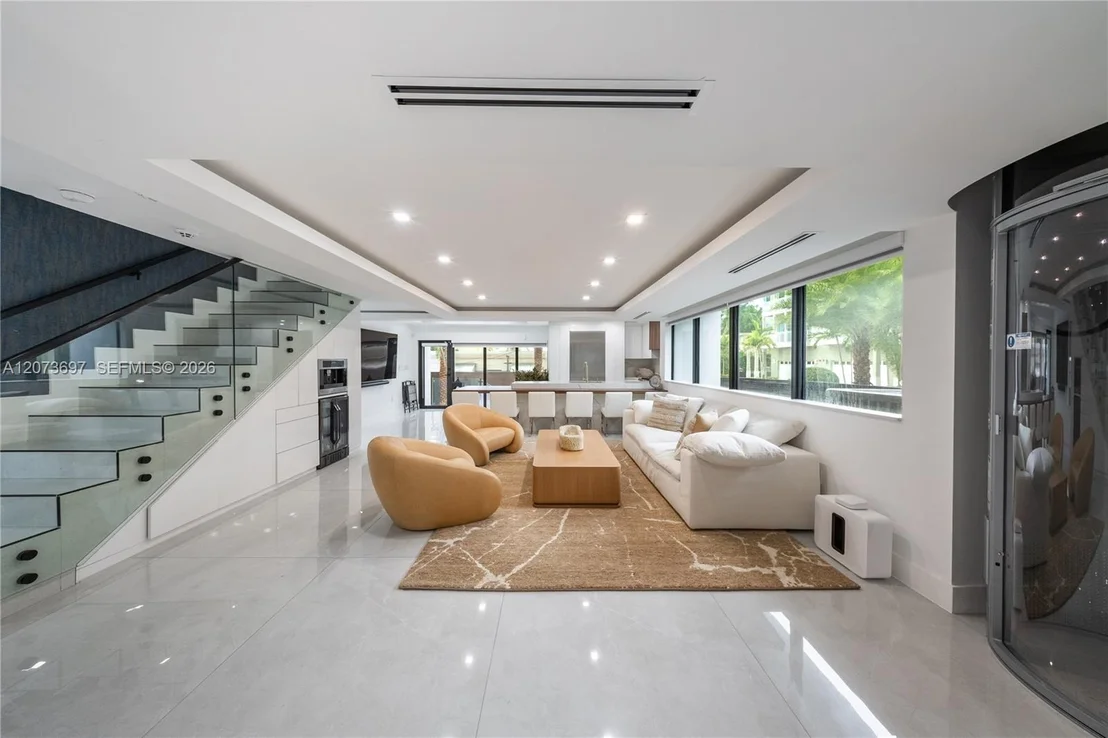 Photo of 5601 N Ocean Dr