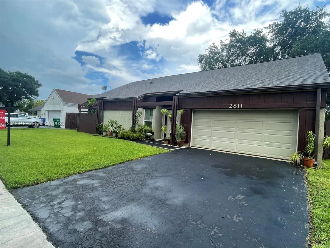 Photo of 2811 Devonwood Ave