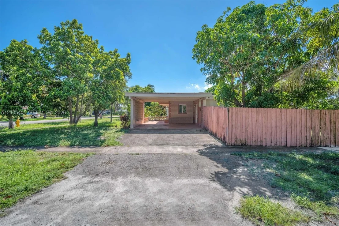 Photo of 4071 NW 3rd Ter
