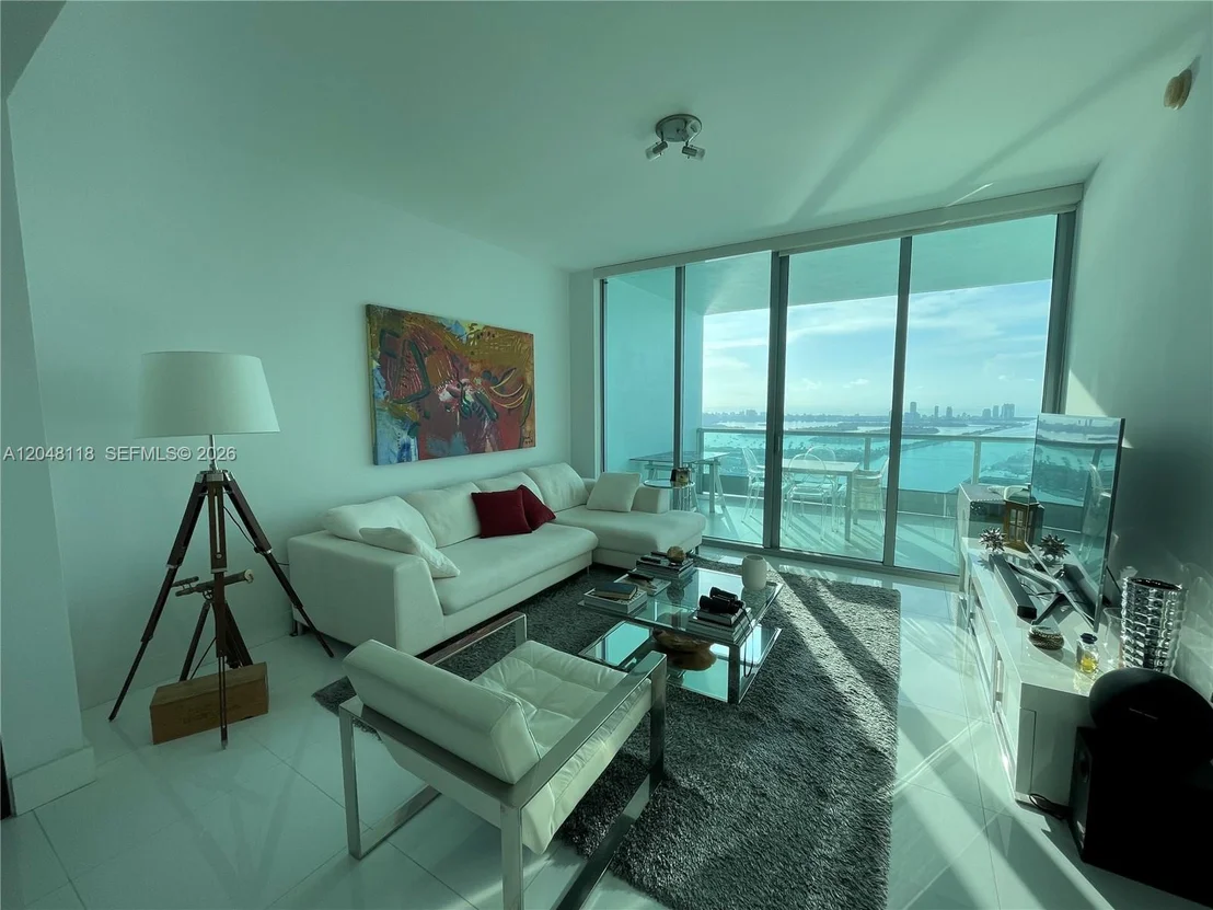 Photo of Unit 5505 at 900 Biscayne Blvd