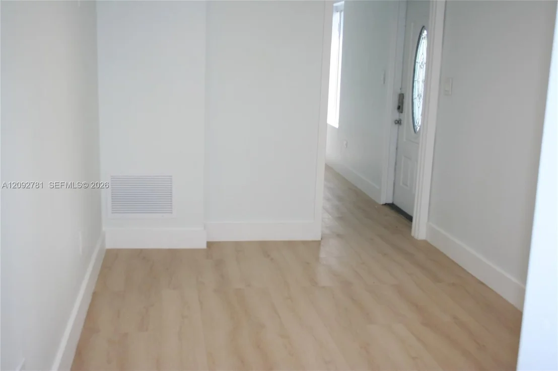Photo of 181 2nd Ct