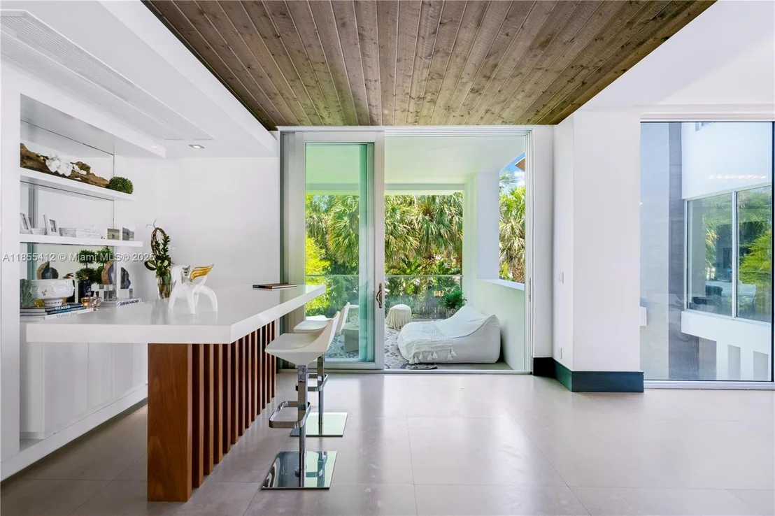 Photo of 545 SABAL PALM
