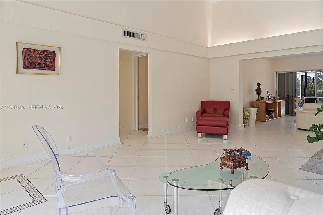 Photo of 5010 Banyan Ln