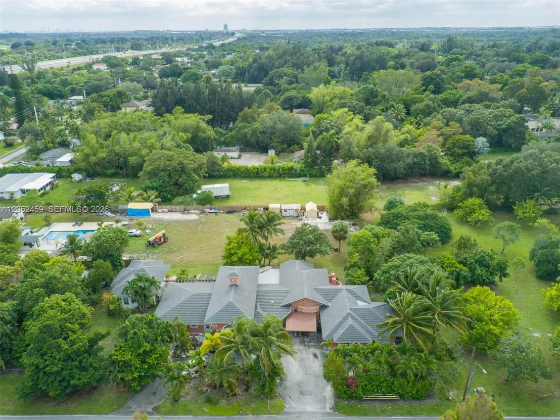 Photo of 5400 Palm Tree Rd