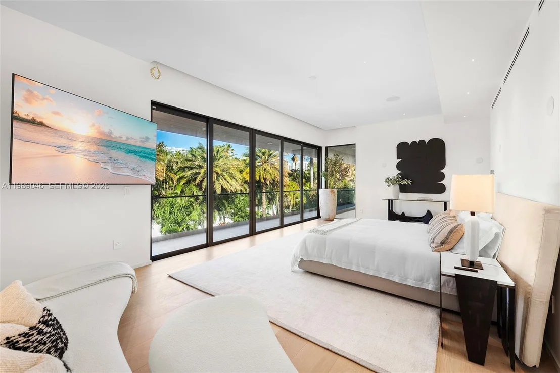 Photo of 128 Ocean Blvd