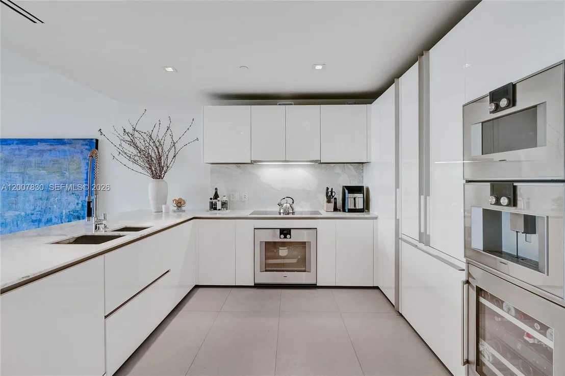 Photo of Unit 404 at 10201 Collins Ave