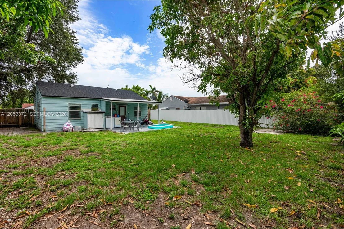 Photo of 681 NE 1st Pl